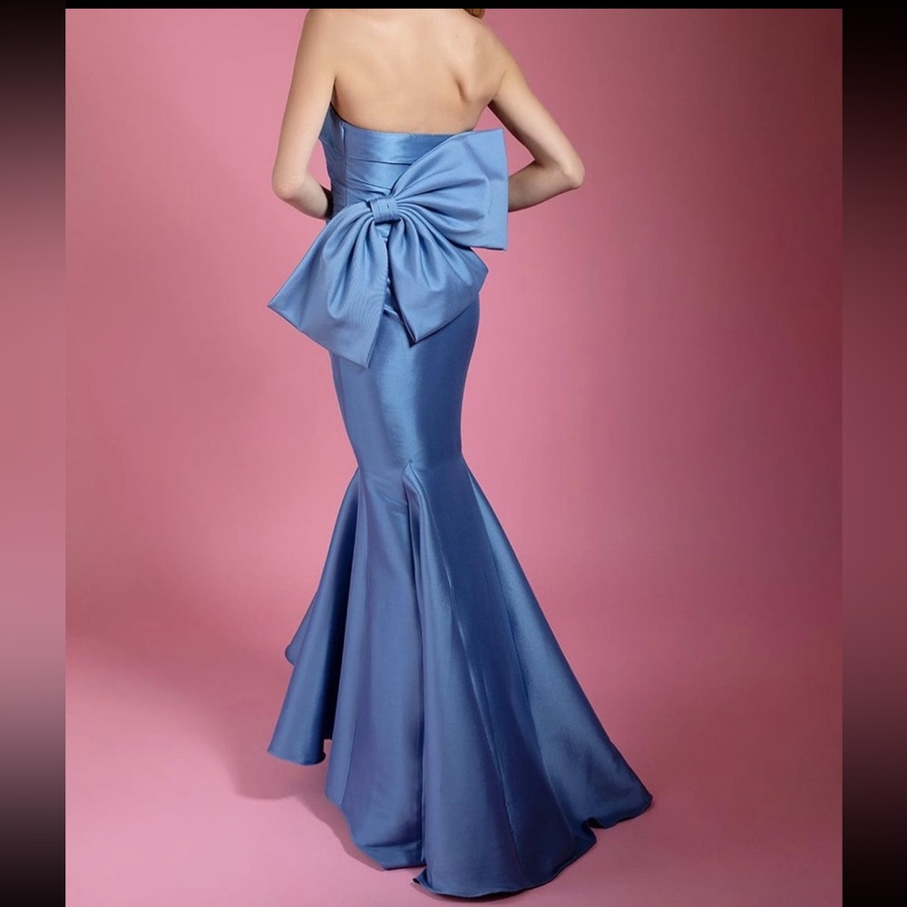 Belle by Badgley Mischka Abigail Strapless Mikado Bow  Mermaid Dress size 4 - Picture 2 of 9